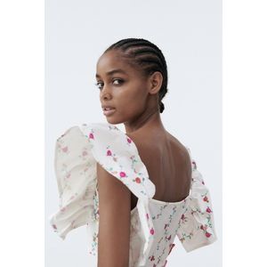 Zara floral cropped top with ruffle shoulder